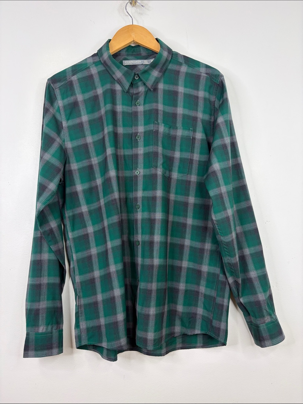 Icebreaker Shirt Mens Medium Gray Green Plaid Wool Long Sleeve Button Up Collar